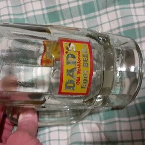 DAD'S OLD FASHIONED ROOT BEER red yellow logo